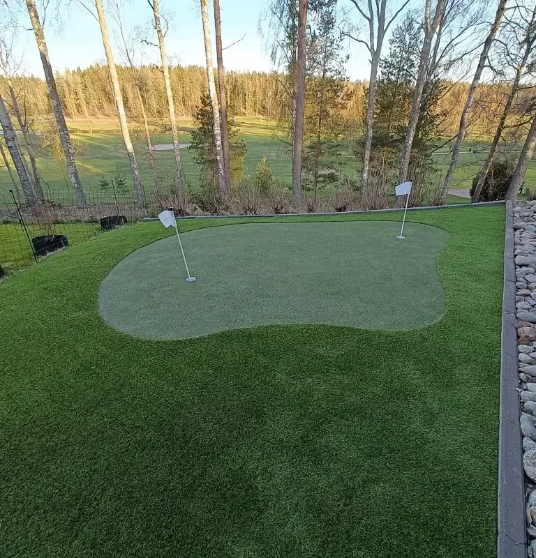 Ammattitason puttigreeni pihalle - stimp-arvo 10-11 takaa huippulaadun