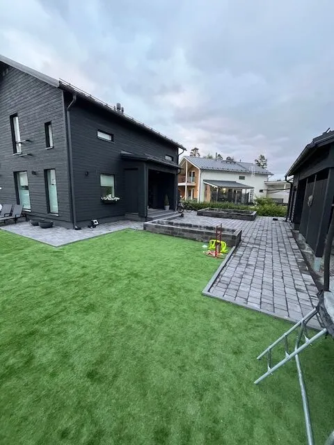 Piharakentaminen työn alla