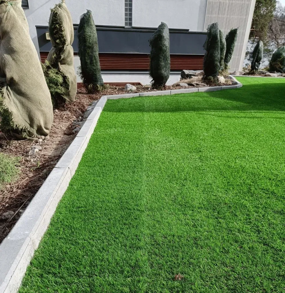 Lakeuden piha - tekonurmirakentamisen maisemaa